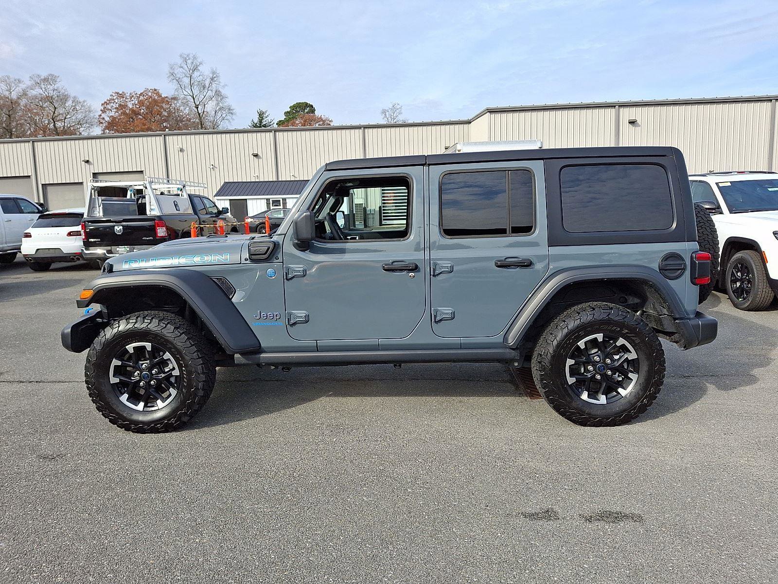 Used 2024 Jeep Wrangler Unlimited Rubicon 4xe w/ Technology Group image 10