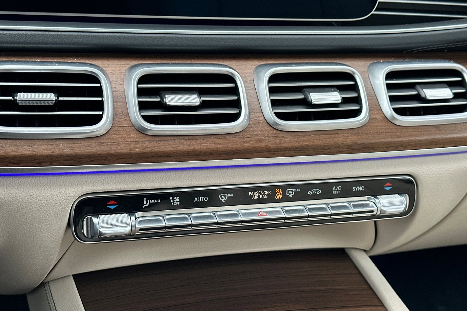 Certified 2025 Mercedes-Benz GLS 450 4MATIC image 25