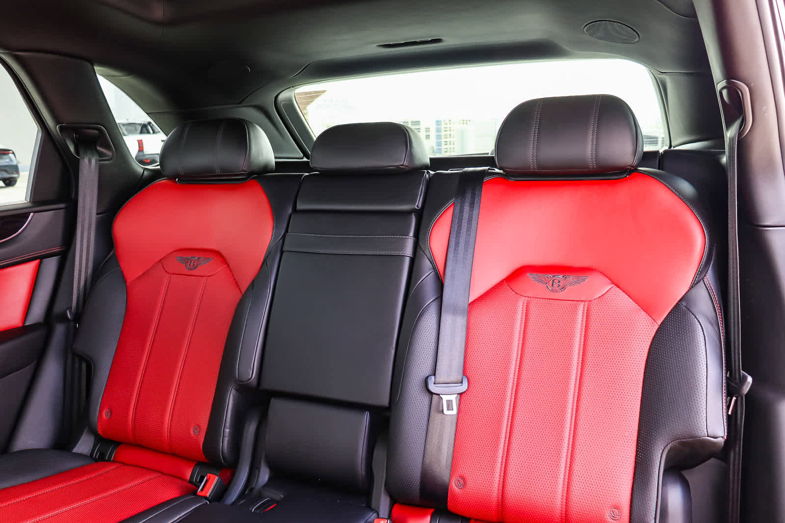 Used 2021 Bentley Bentayga image 26