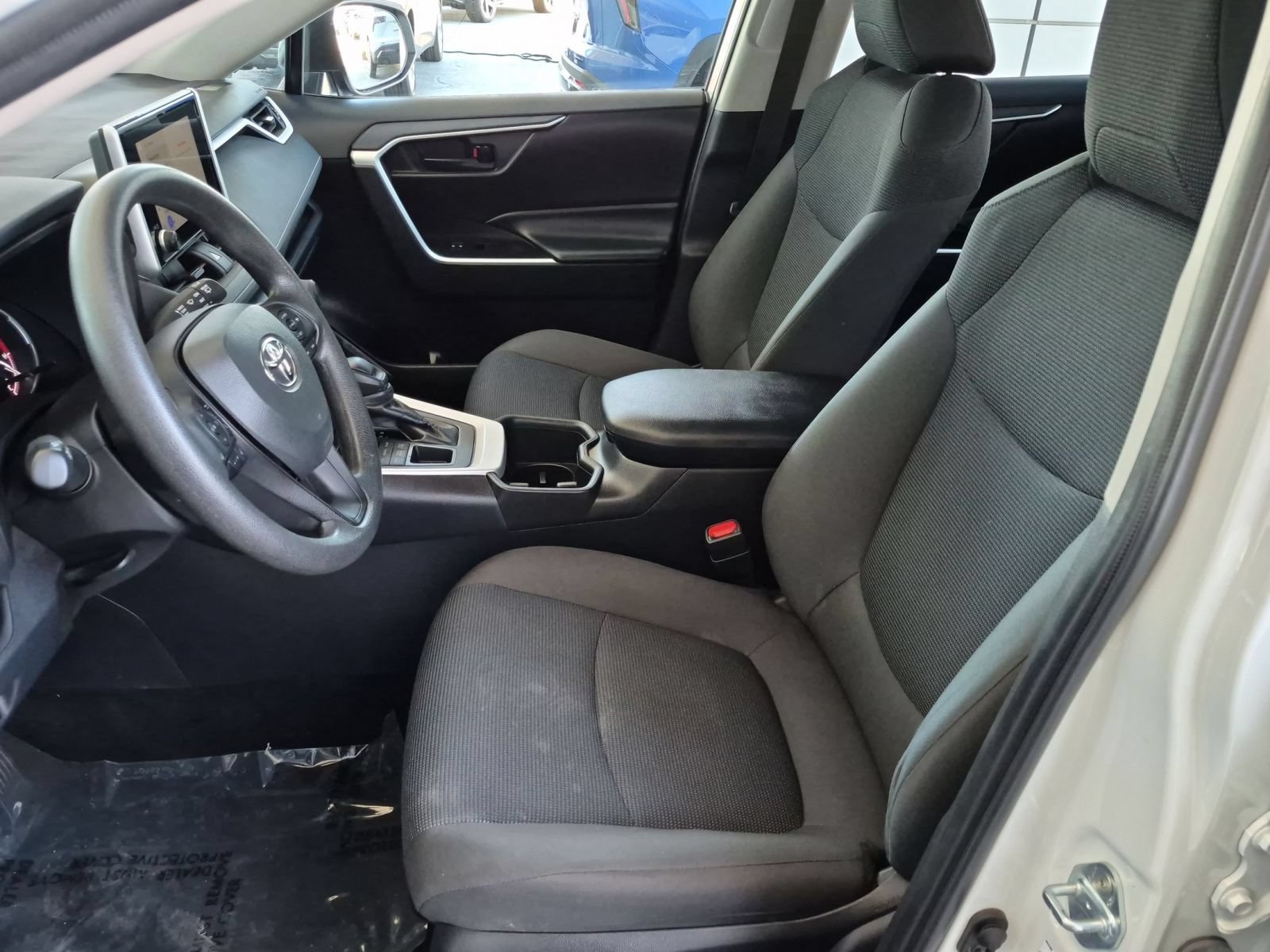 Used 2024 Toyota RAV4 LE AWD/4WD image 21