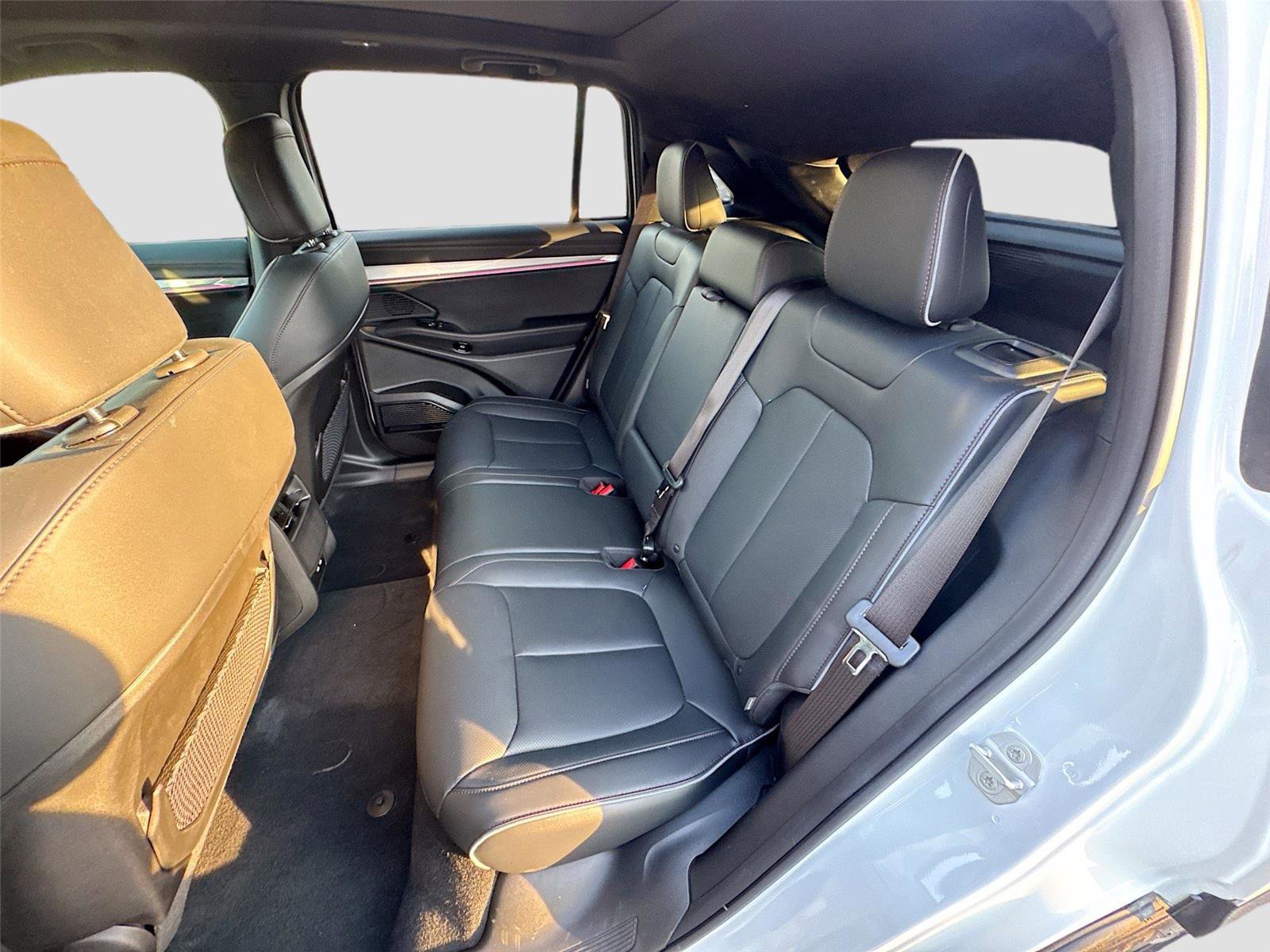 Used 2025 Jeep Wagoneer S Limited image 25