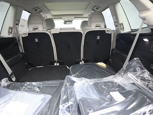New 2026 Volvo XC90 B6 Ultra w/ Protection Package image 30