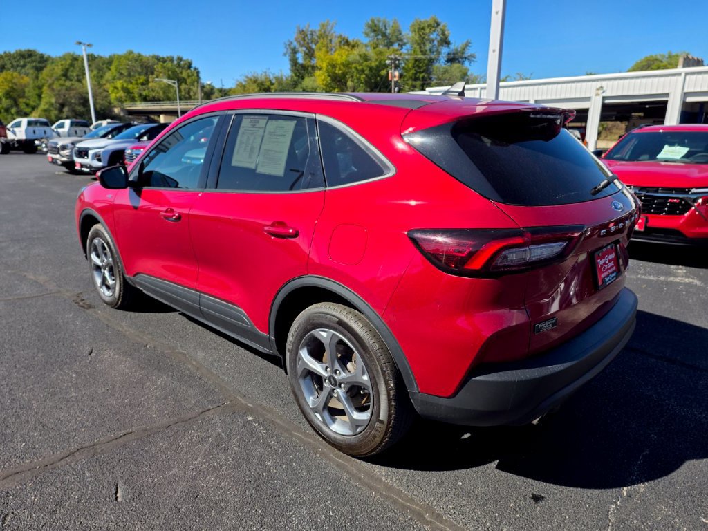 Used 2025 Ford Escape ST-Line Select AWD/4WD image 6