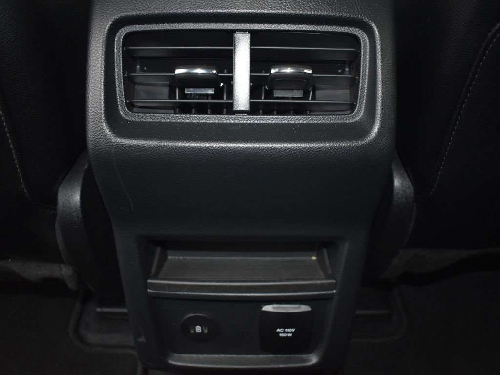 Used 2024 Ford Edge Titanium image 19