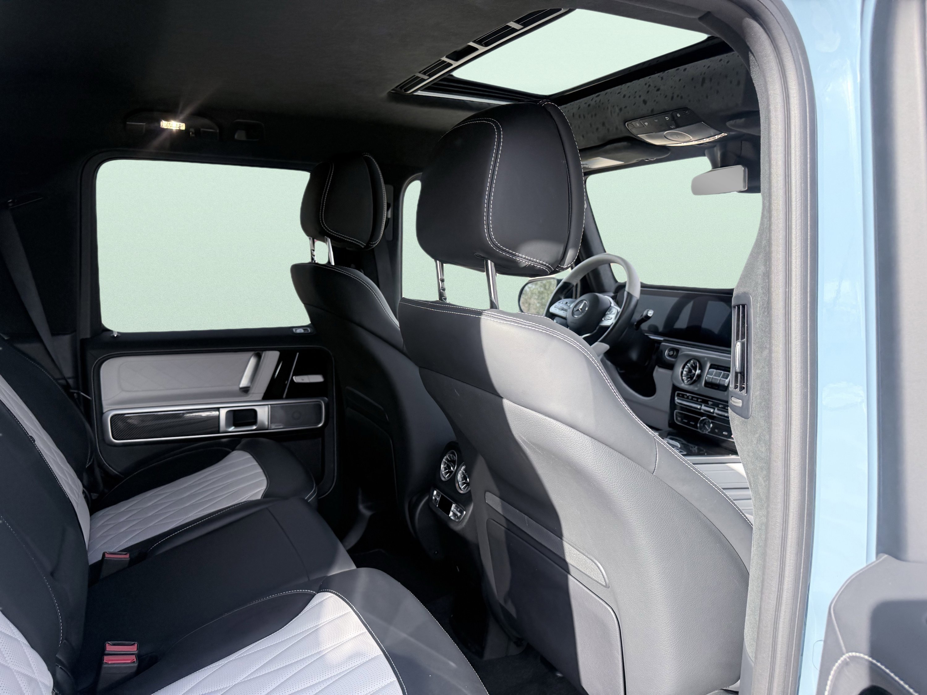 Used 2023 Mercedes-Benz G 550 image 42