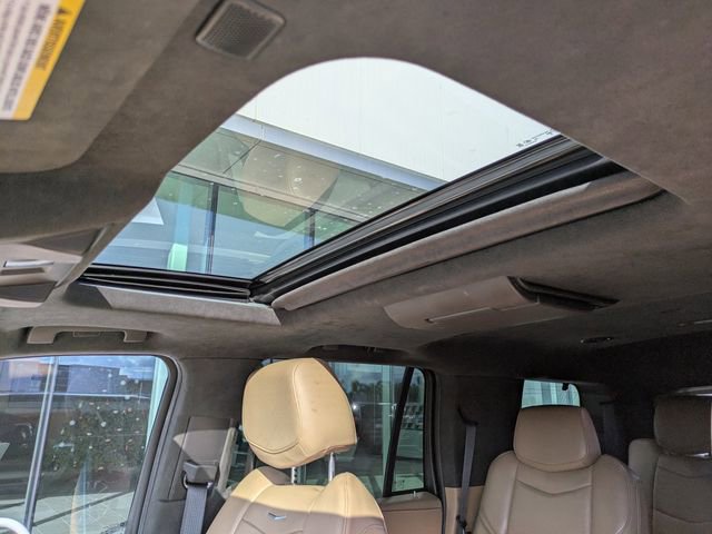 Used 2020 Cadillac Escalade Platinum w/ Escalade Sport Edition image 25