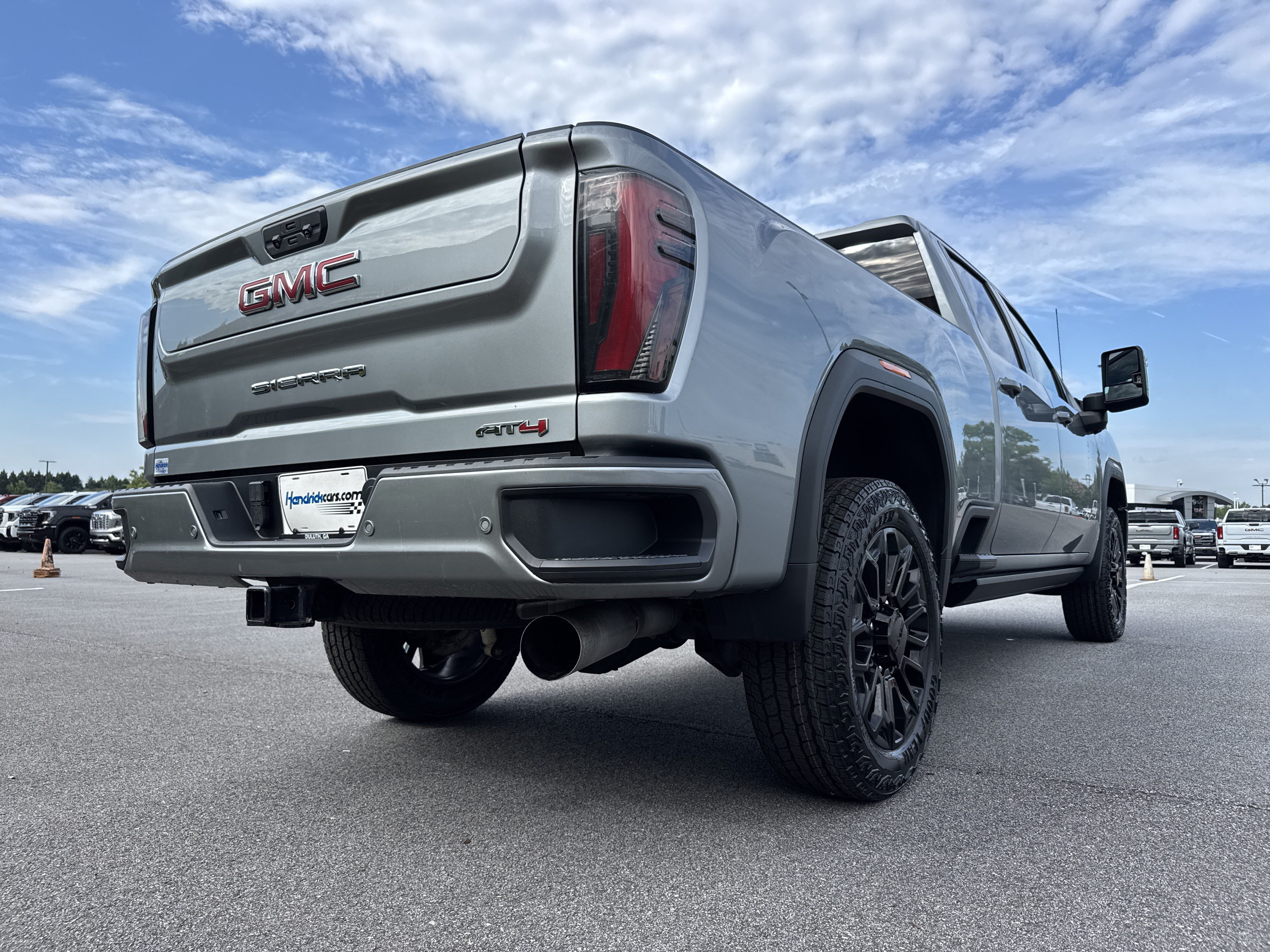Used 2024 GMC Sierra 2500 AT4 w/ AT4 Premium Plus Package AWD/4WD image 10