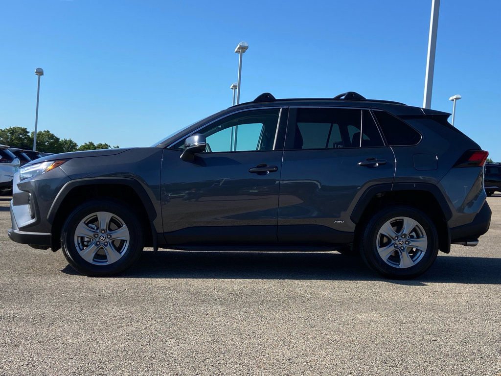 Used 2025 Toyota RAV4 XLE w/ Convenience Package AWD/4WD image 7
