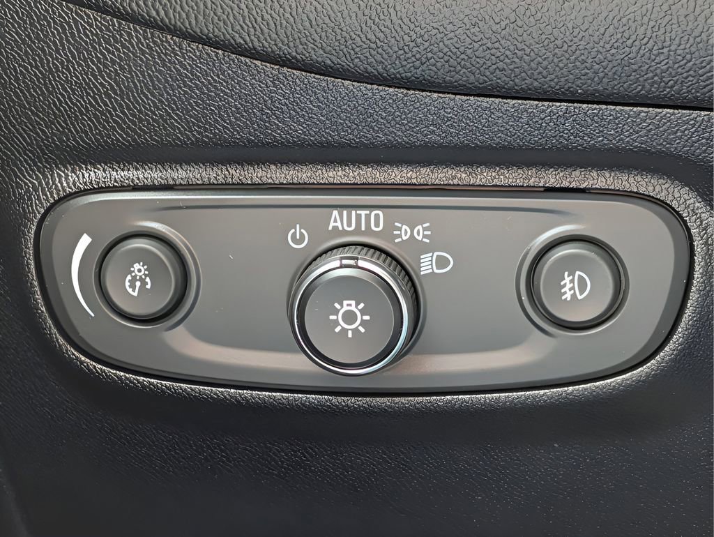 Used 2019 Chevrolet Equinox Premier AWD/4WD image 18