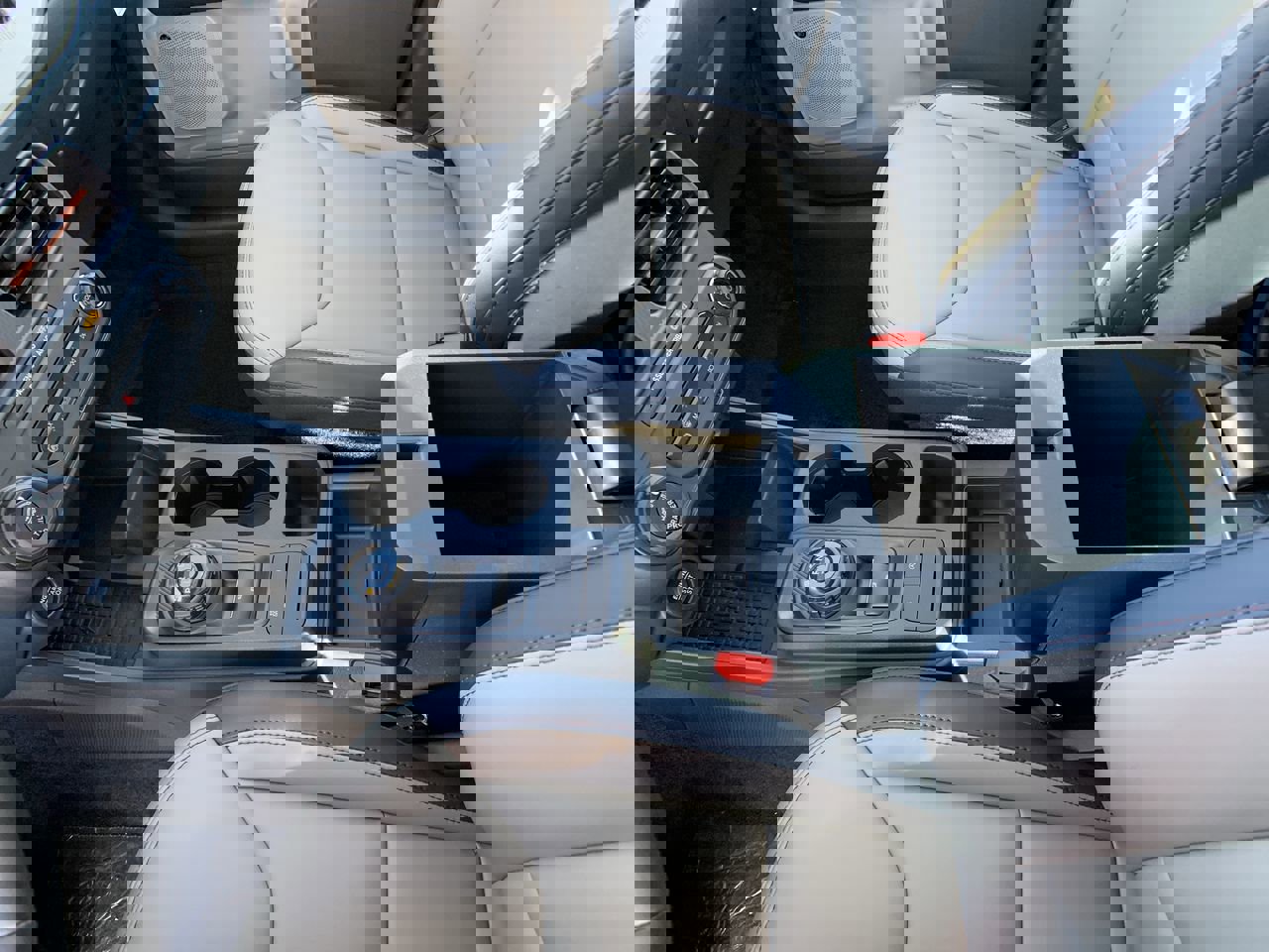 New 2025 Ford Maverick Lariat w/ 4K Tow Package image 39