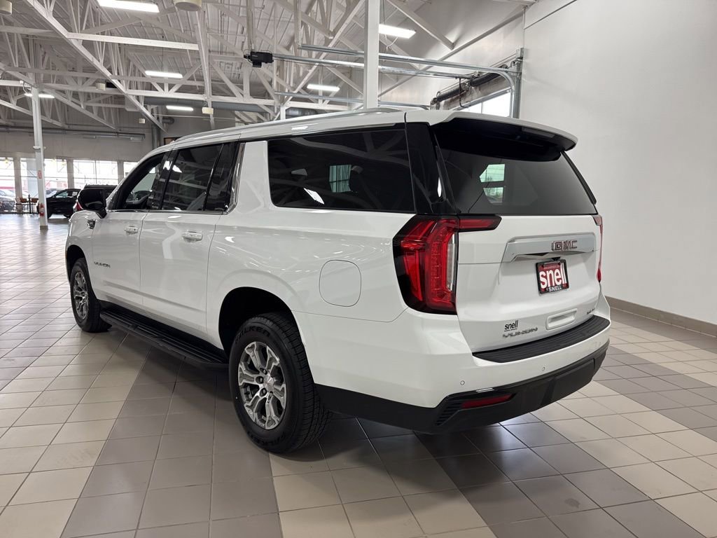 Used 2023 GMC Yukon XL SLE AWD/4WD image 3