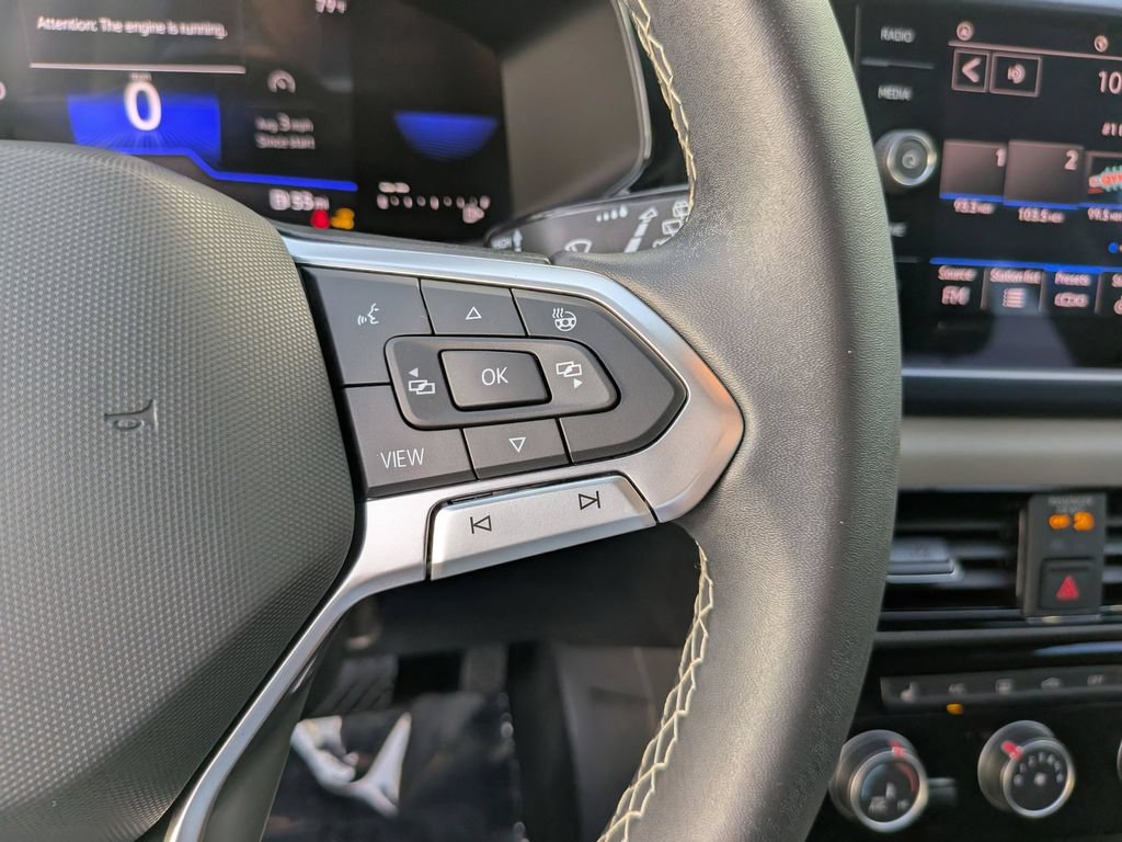 Certified 2023 Volkswagen Taos SE FWD image 28