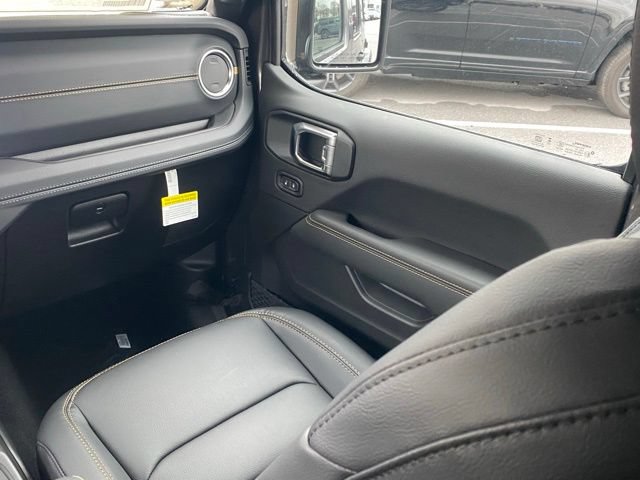 New 2026 Jeep Wrangler Unlimited Sahara AWD/4WD image 35