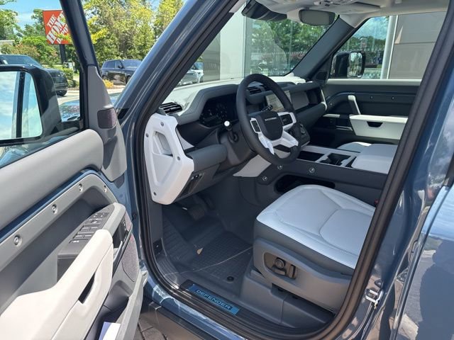 New 2025 Land Rover Defender 110 S image 39