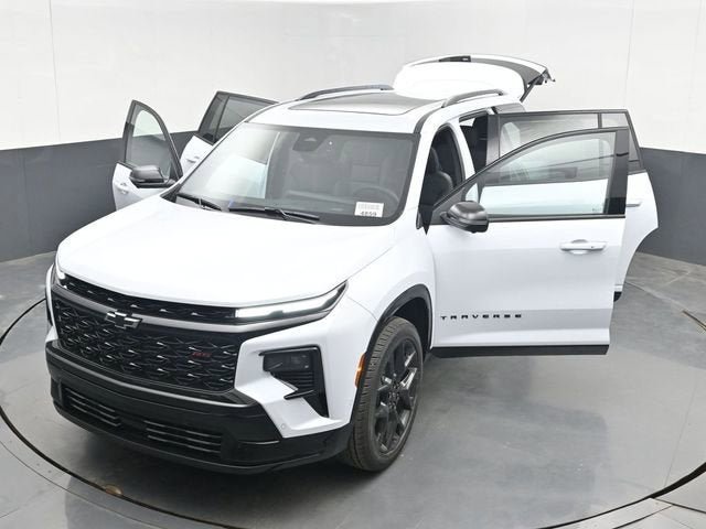 New 2026 Chevrolet Traverse RS w/ LPO, Floor Liner Package image 91