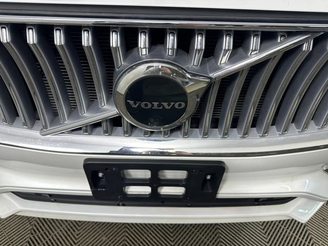 Used 2023 Volvo XC90 B6 Plus image 9