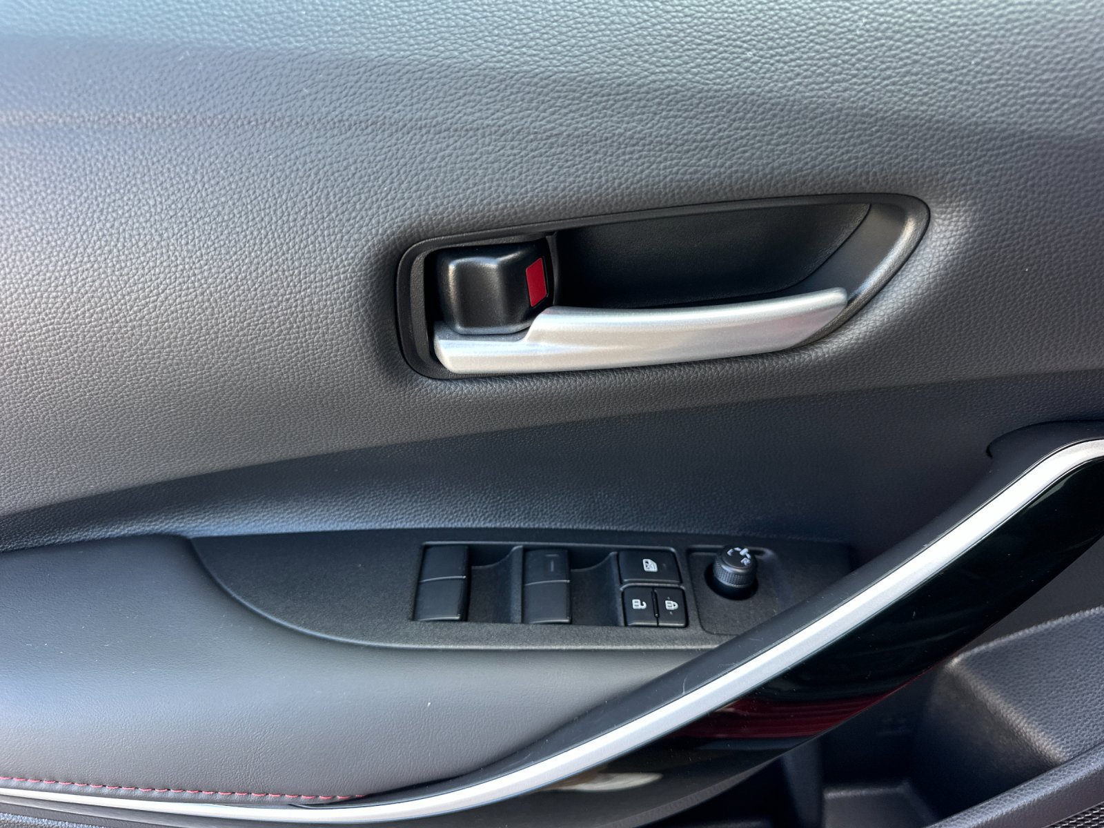 Used 2026 Toyota Corolla XSE FWD image 10