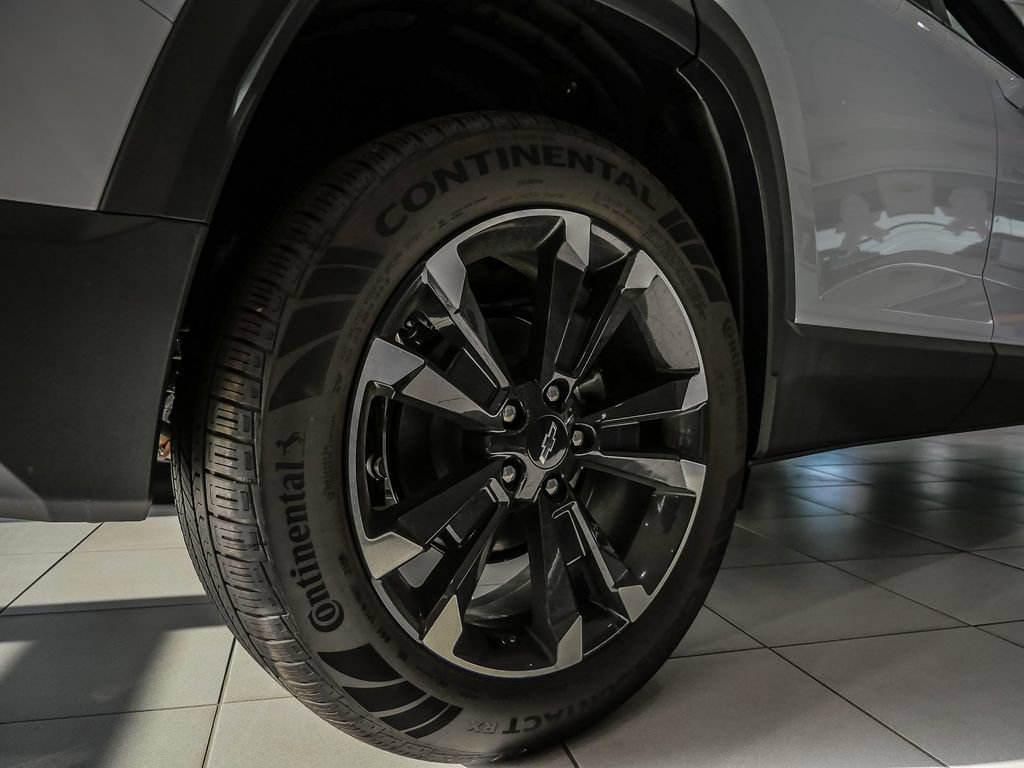 New 2027 Chevrolet Equinox RS w/ Safety and Technology Package FWD image 9