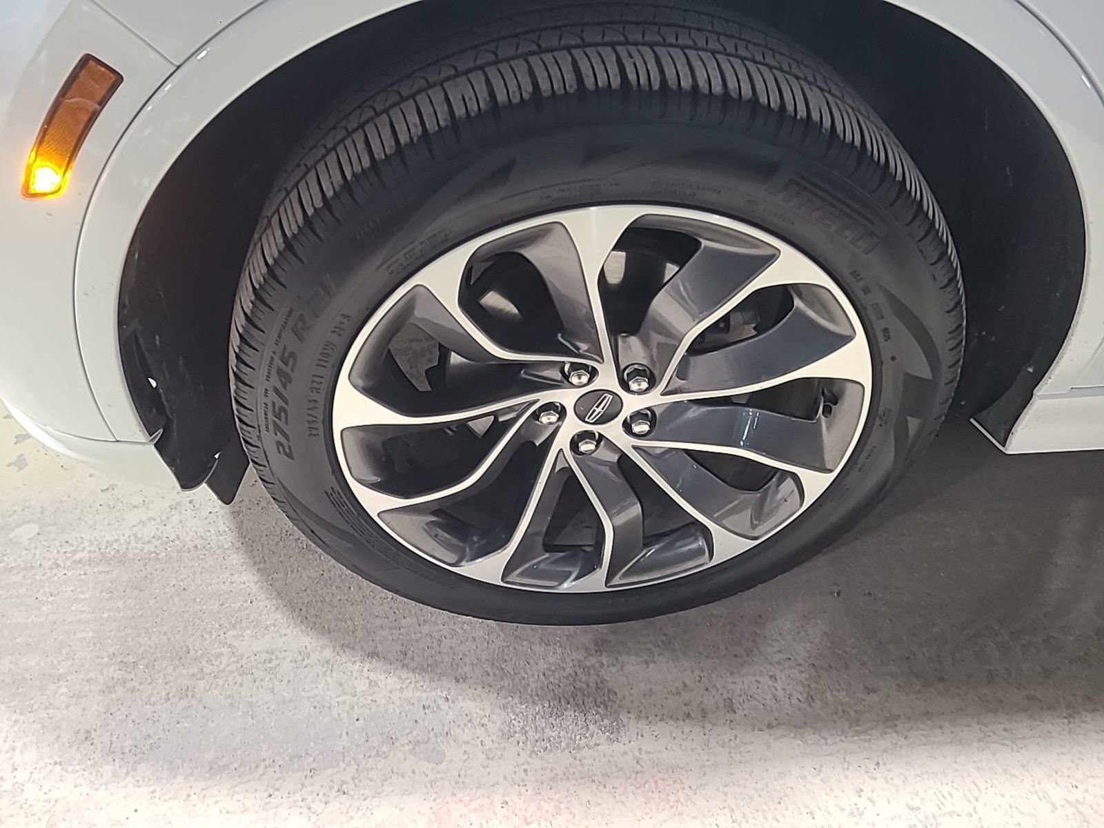 Used 2025 Lincoln Aviator AWD w/ Jet Appearance Package image 7