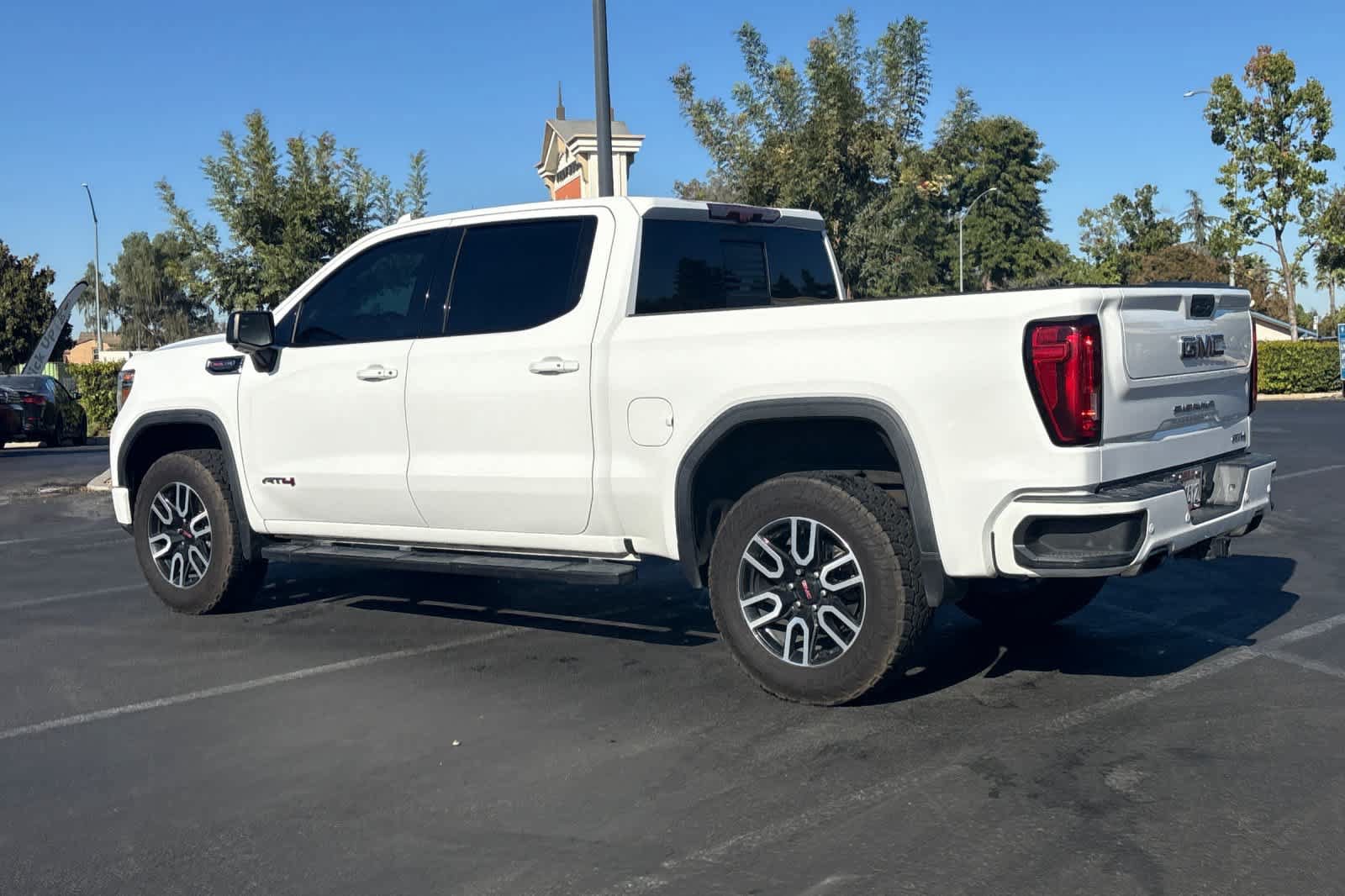 Used 2020 GMC Sierra 1500 AT4 w/ AT4 Premium Package AWD/4WD image 6