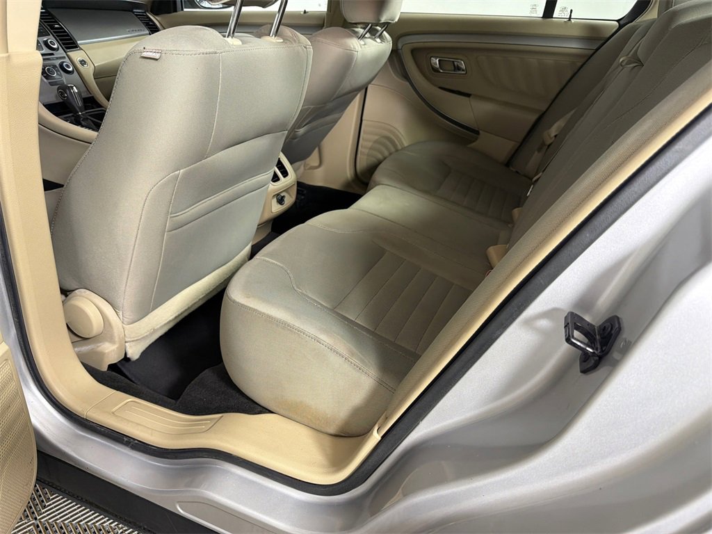 Used 2017 Ford Taurus SE image 20