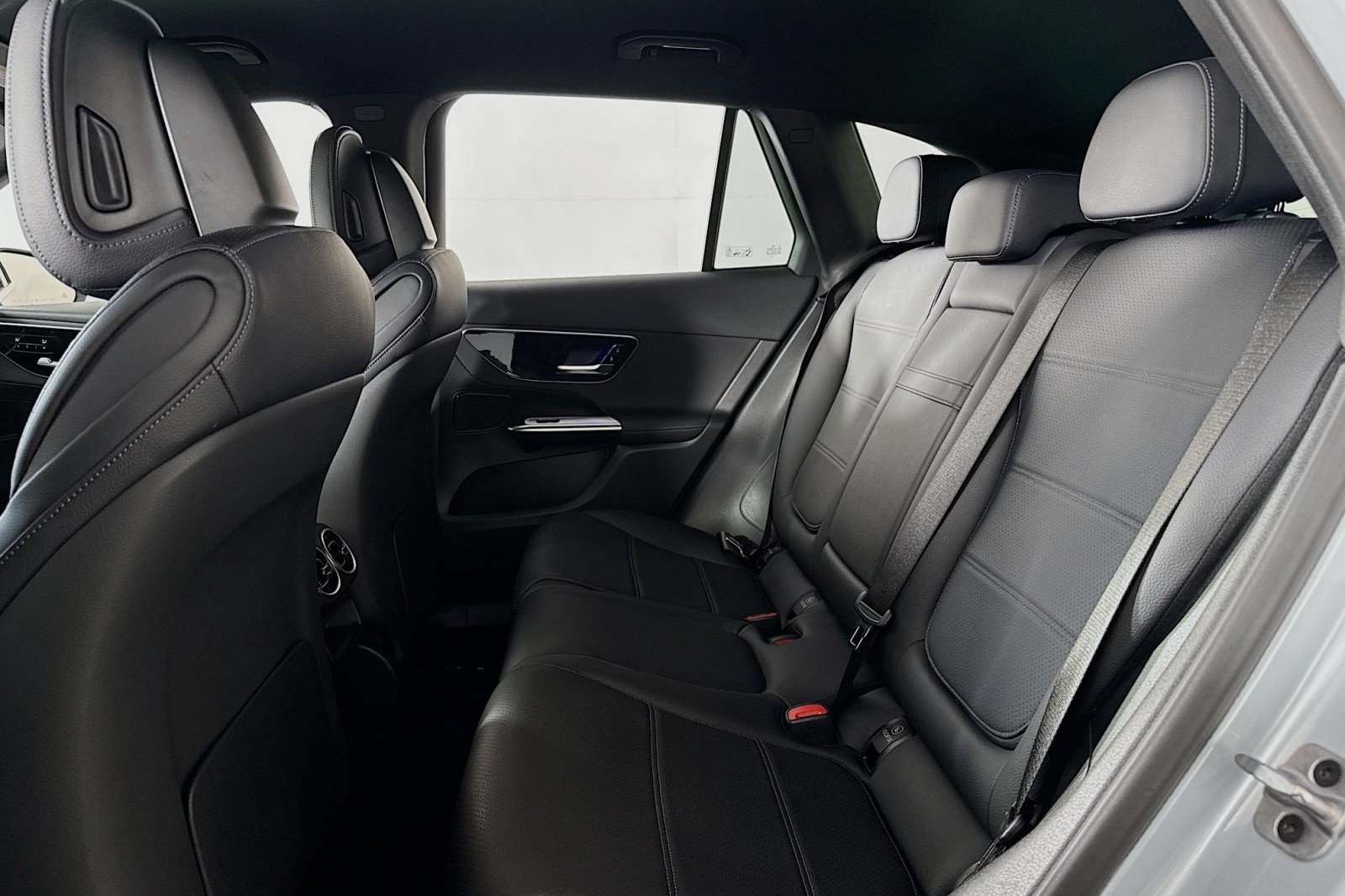 Certified 2026 Mercedes-Benz GLC 300 image 9