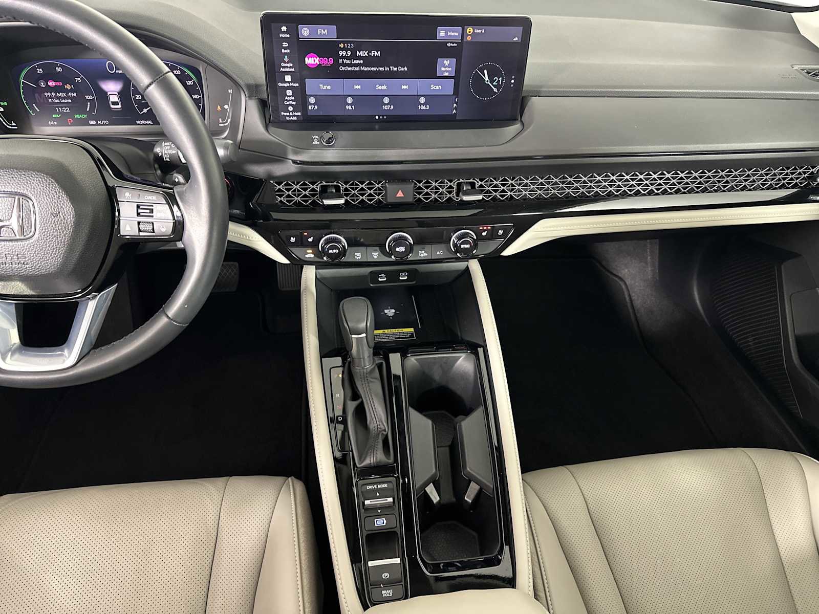 Used 2024 Honda Accord Touring image 12