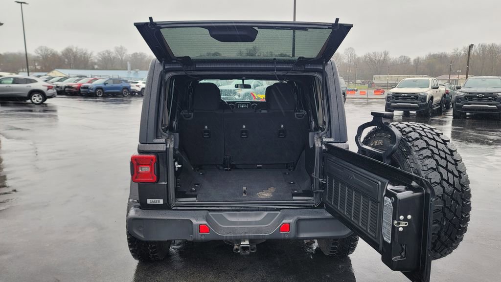 Used 2018 Jeep Wrangler Unlimited Sport S image 11