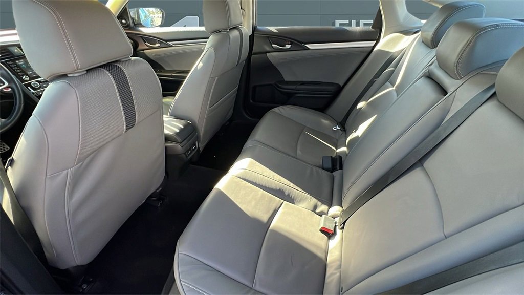 Used 2019 Honda Civic Touring image 7