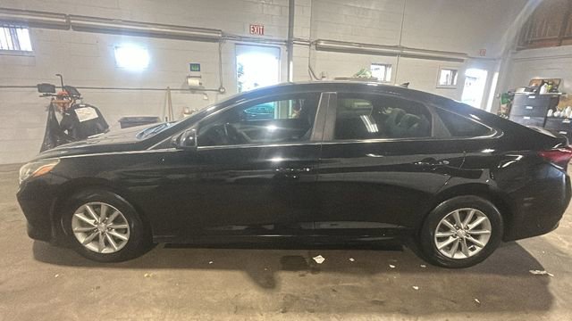 Used 2019 Hyundai Sonata SE image 2