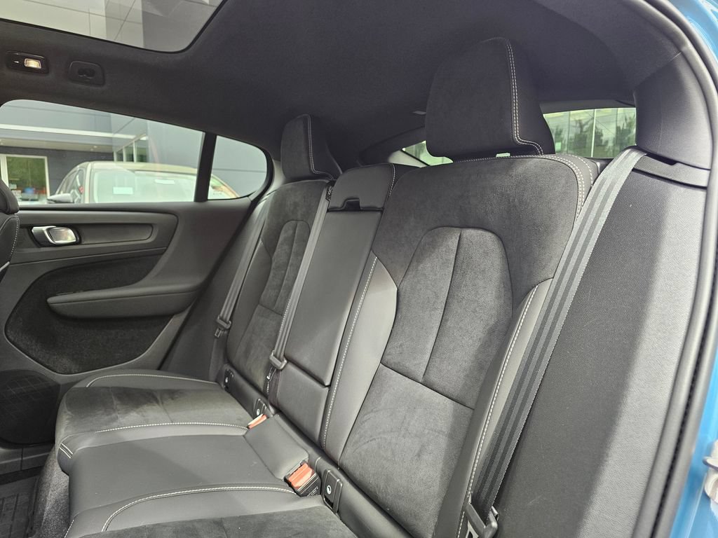 Used 2023 Volvo C40 P8 Recharge Ultimate w/ Protection Package Premier AWD/4WD image 16