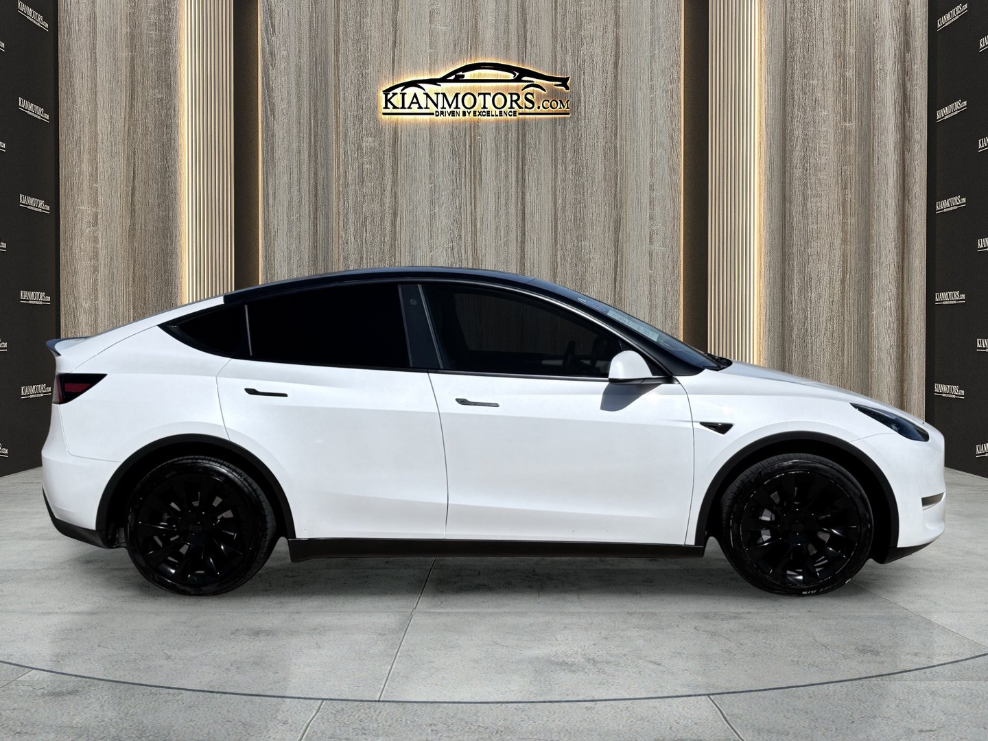Used 2023 Tesla Model Y Long Range AWD/4WD image 12