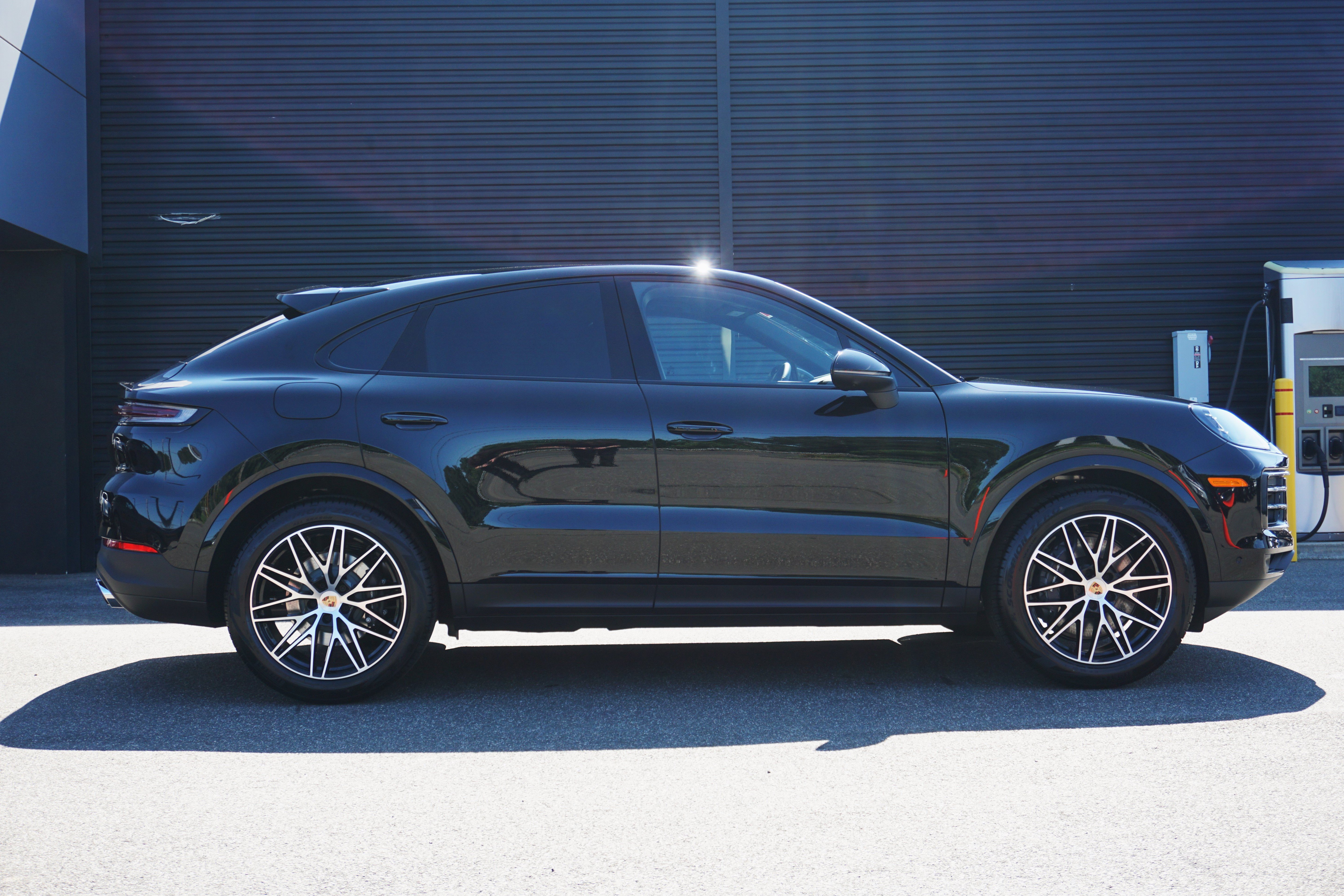 New 2026 Porsche Cayenne Coupe AWD/4WD image 8