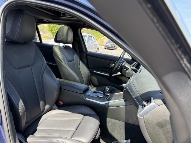 Used 2022 BMW 330i Sedan w/ Driving Assistance Package RWD image 32