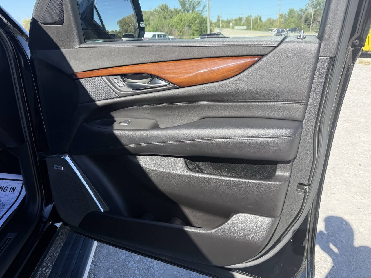 Used 2017 Cadillac Escalade ESV Premium Luxury AWD/4WD image 24