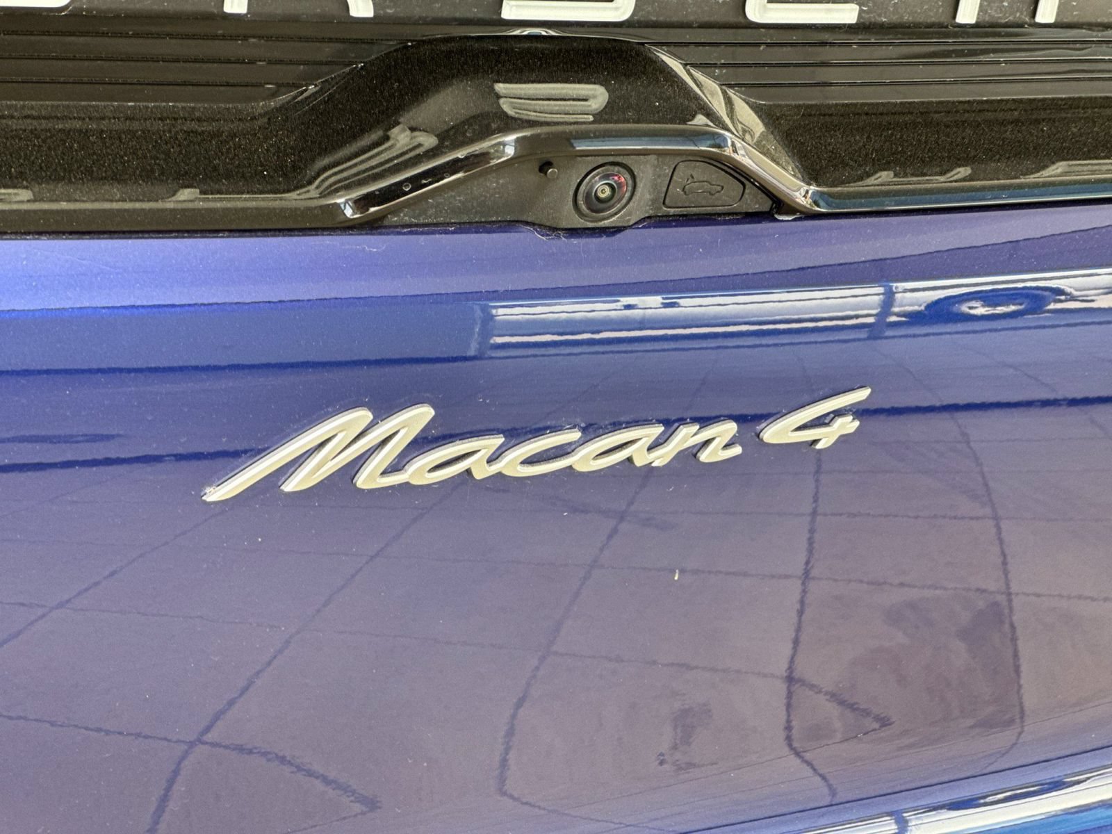 Certified 2025 Porsche Macan 4 Electric AWD/4WD image 28