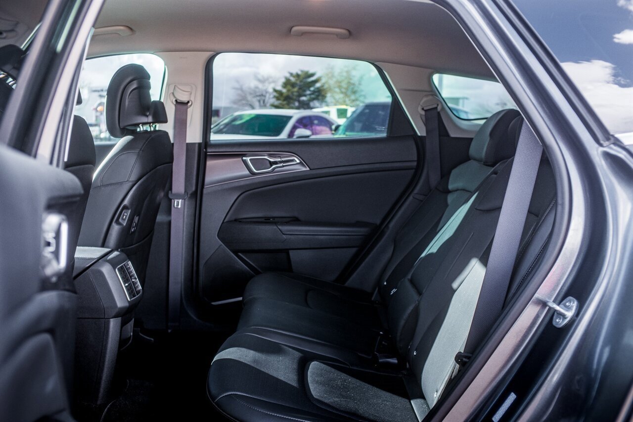 Used 2024 Kia Sportage EX image 33