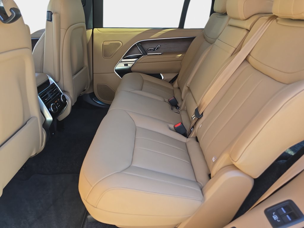 New 2027 Land Rover Range Rover Long Wheelbase SE AWD/4WD image 16
