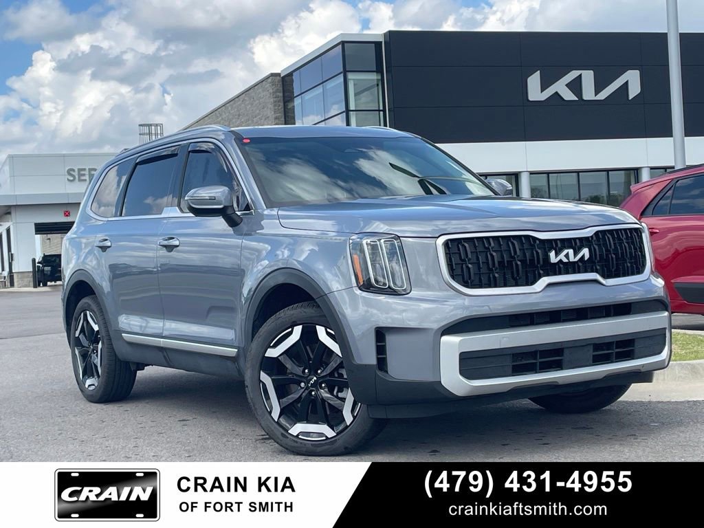 Used 2025 Kia Telluride EX w/ EX Captain's Chair Package