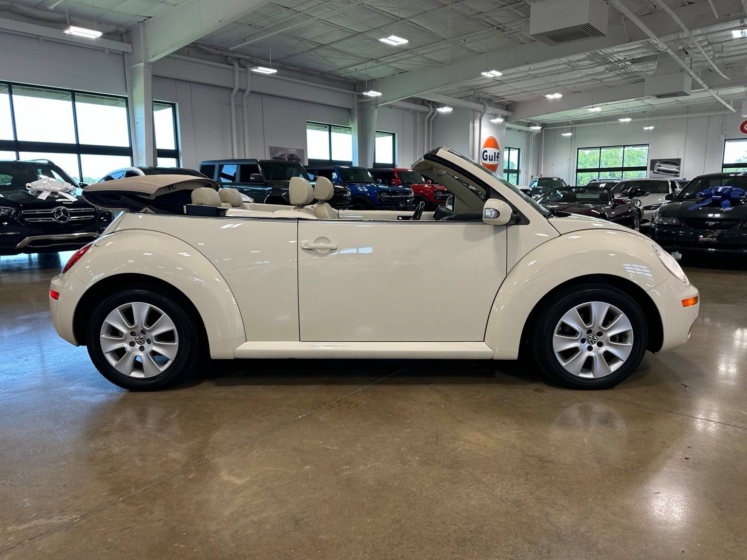 Used 2010 Volkswagen Beetle Final Edition FWD image 15