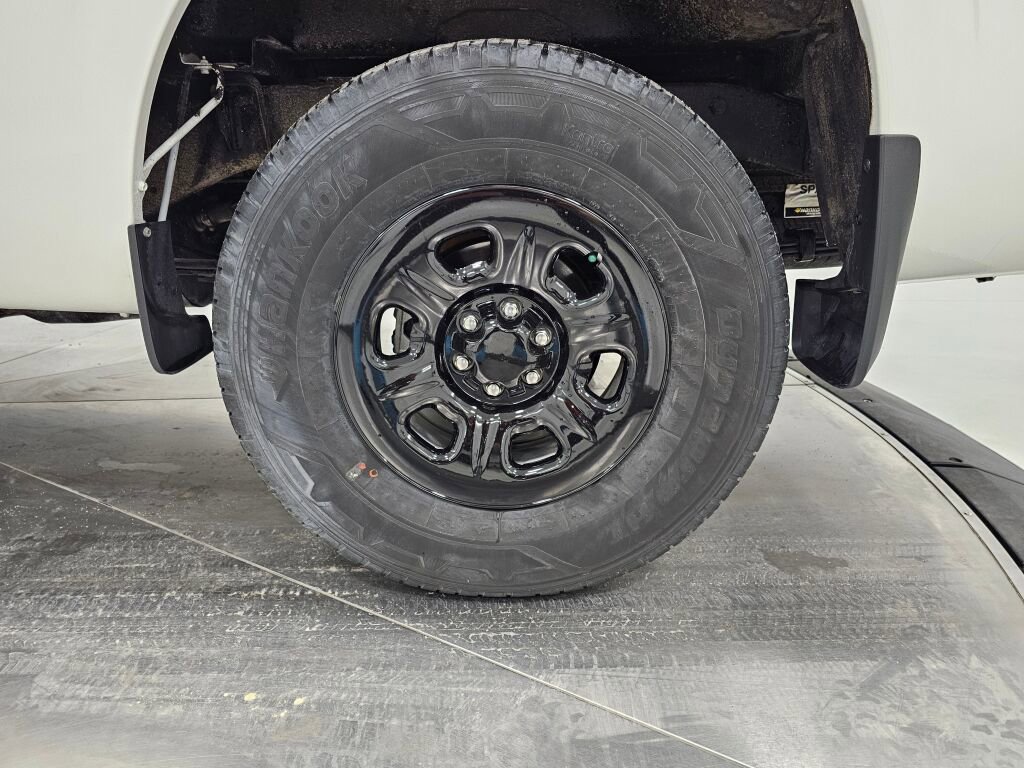 Used 2025 Nissan Frontier S image 11