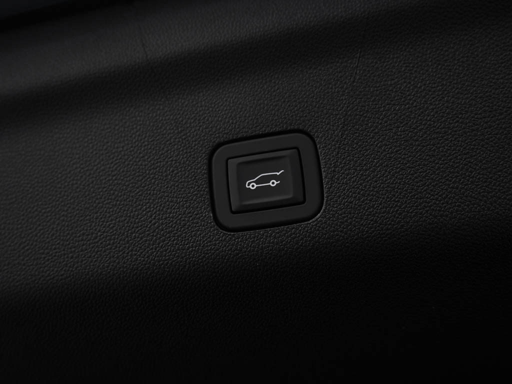 New 2026 GMC Yukon AT4 w/ AT4 Premium Plus Package AWD/4WD image 10