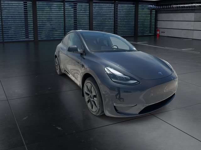 Used 2025 Tesla Model Y Long Range RWD image 2