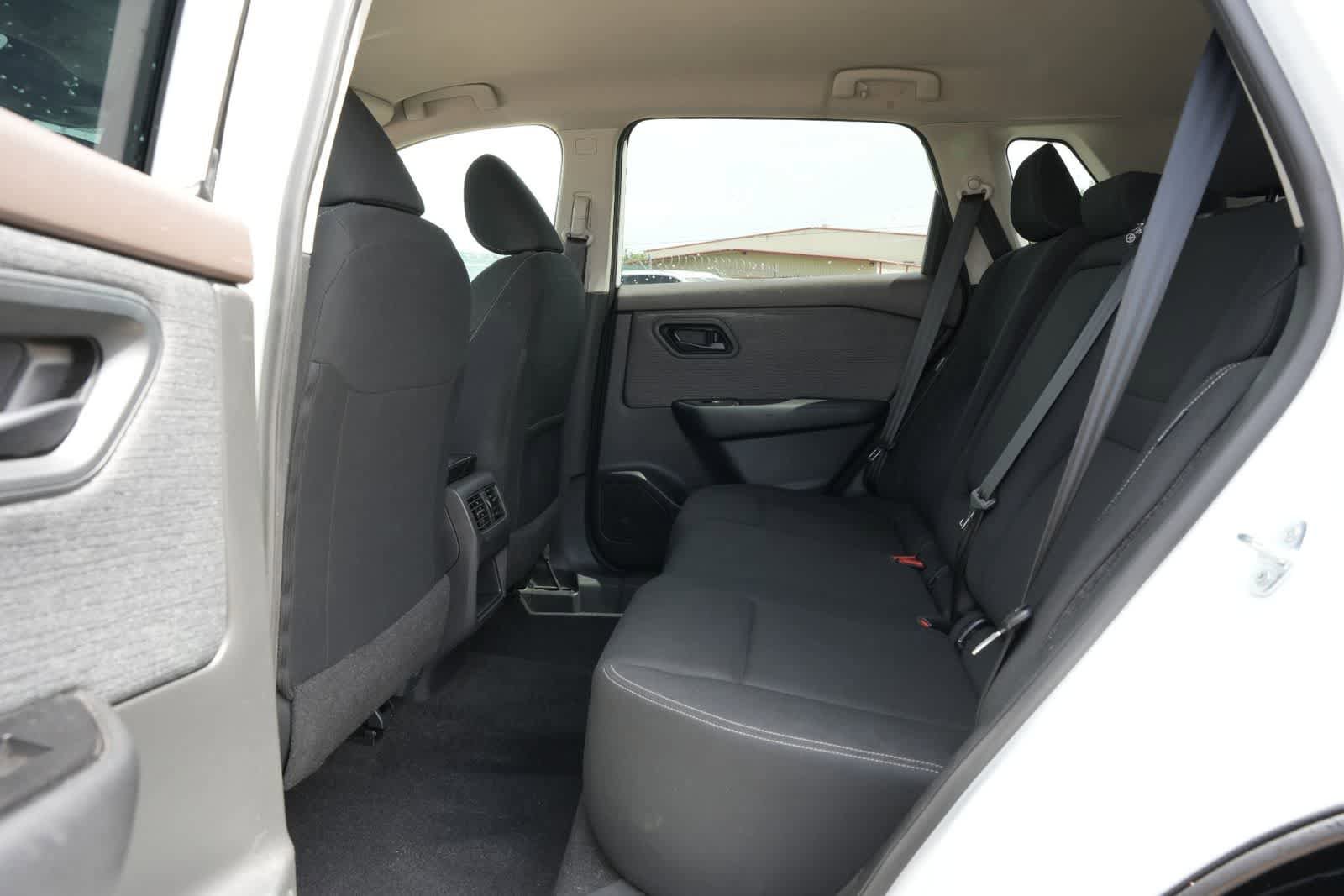Used 2023 Nissan Rogue S FWD image 18