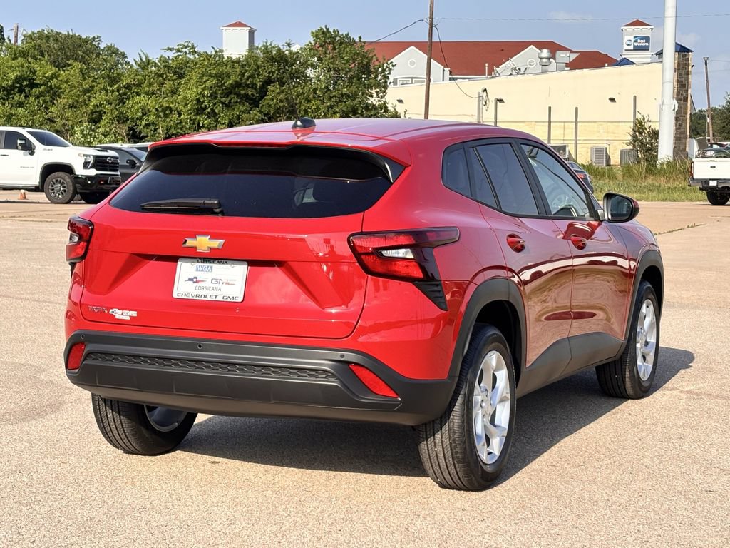 New 2026 Chevrolet Trax LS w/ LS Convenience Package FWD image 5