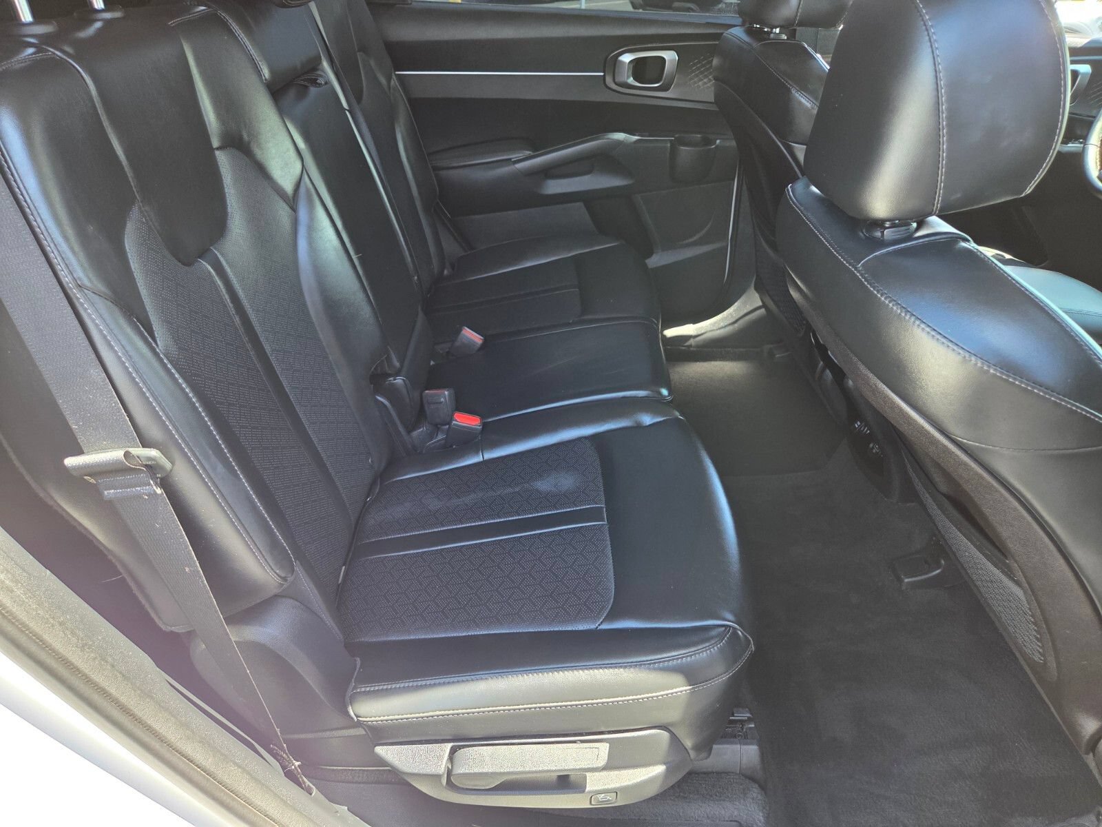 Used 2022 Kia Sorento S w/ Panoramic Sunroof Package FWD image 15