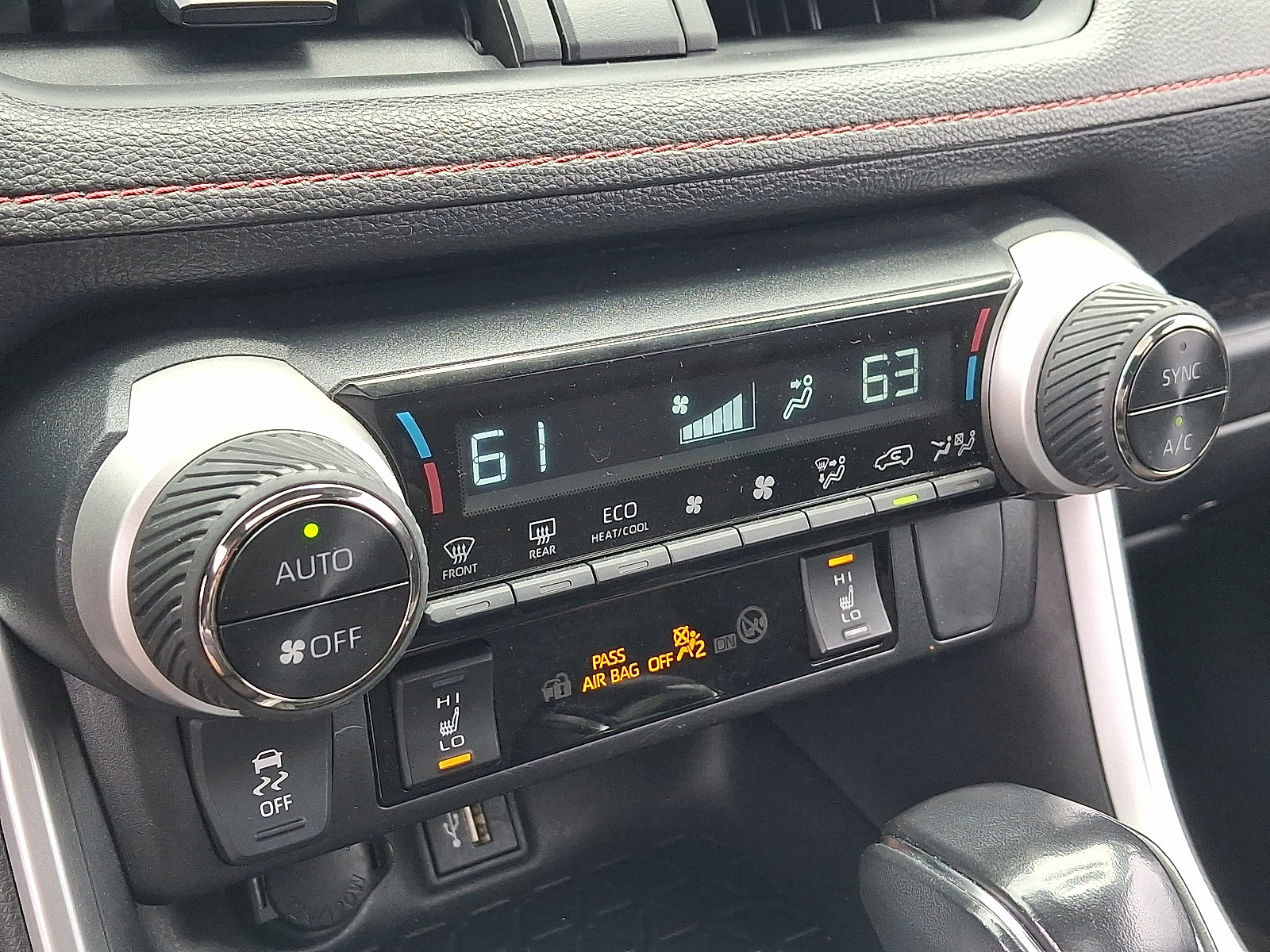 Used 2023 Toyota RAV4 SE w/ Weather & Moonroof Package AWD/4WD image 17
