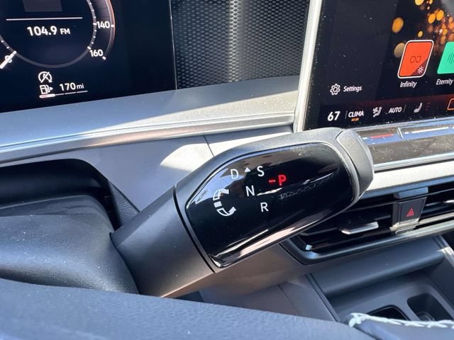 New 2026 Volkswagen Tiguan SE FWD image 21