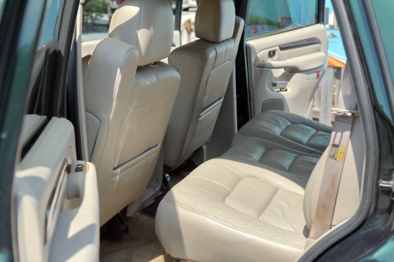 Used 2002 Cadillac Escalade AWD image 15