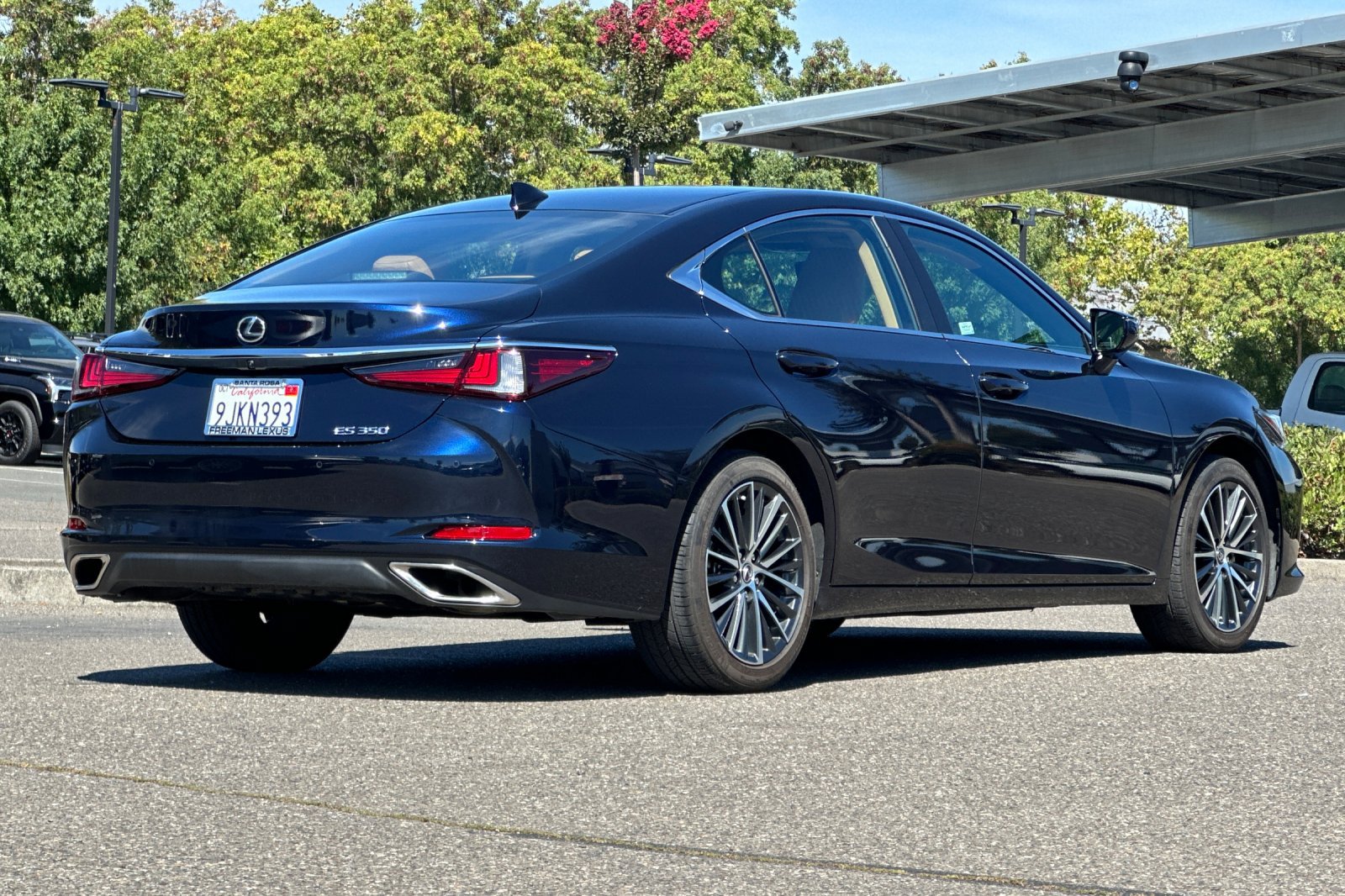 Used 2024 Lexus ES 350 w/ Premium Package FWD image 4